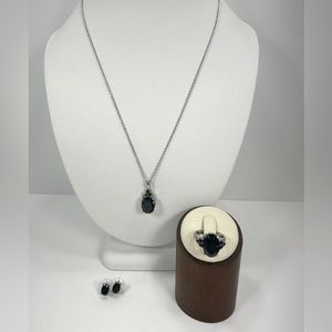 Natural Black Spinel set in Stainless Steel
Jewelry Suite (Ring size 9)